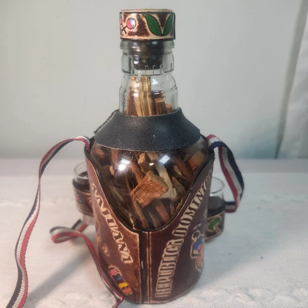 VTG Dominican Leather Bar Set – Bermúdez Rum Flask Empty+ 2 Shot Glasses